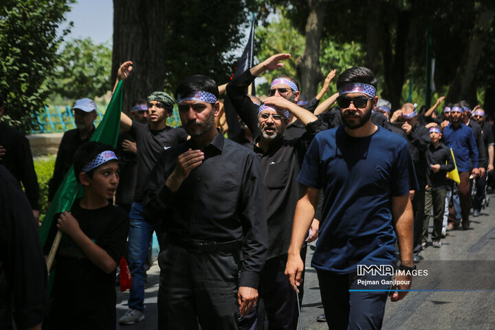 قافله عزاداری ظهر تاسوعا در اصفهان