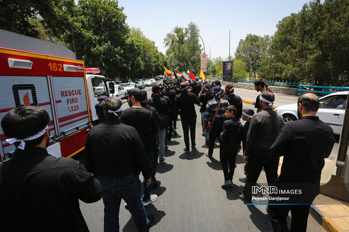 قافله عزاداری ظهر تاسوعا در اصفهان