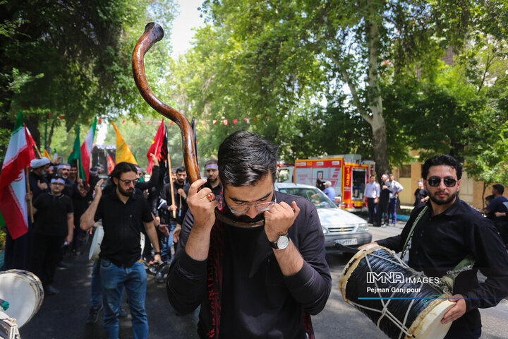 قافله عزاداری ظهر تاسوعا در اصفهان