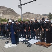فیلم| اقامه نماز ظهر عاشورا در زاهدان