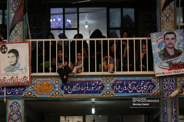 آیین سنتی عزاداری و توزیع نذری روز عاشورا در روستای لنج