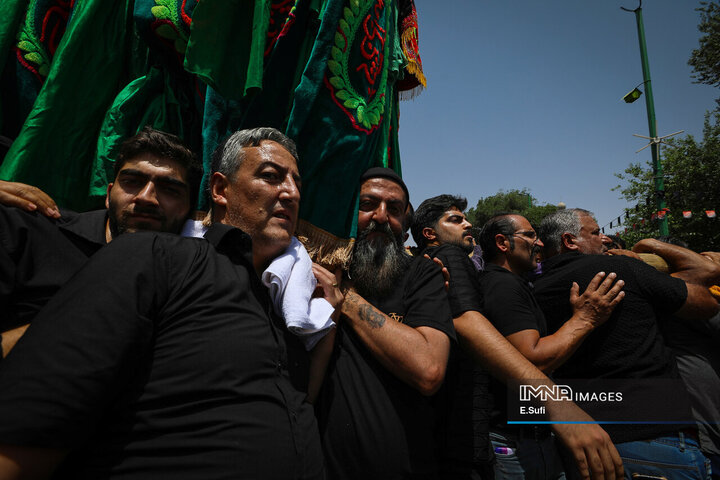 آئین نخل‌گردانی روز عاشورا در خمین