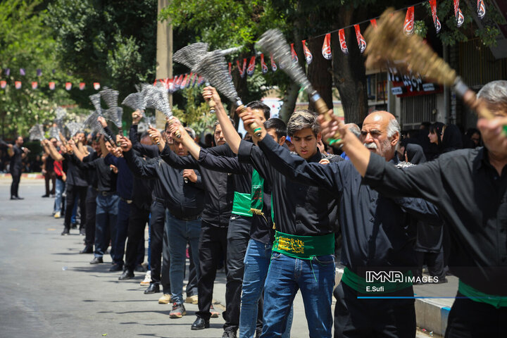 آئین نخل‌گردانی روز عاشورا در خمین