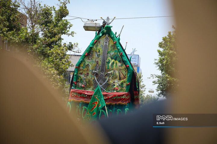 آئین نخل‌گردانی روز عاشورا در خمین