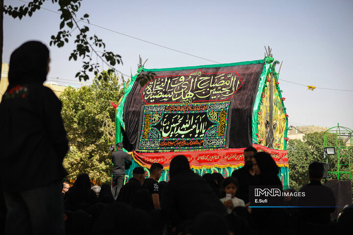 آئین نخل‌گردانی روز عاشورا در خمین