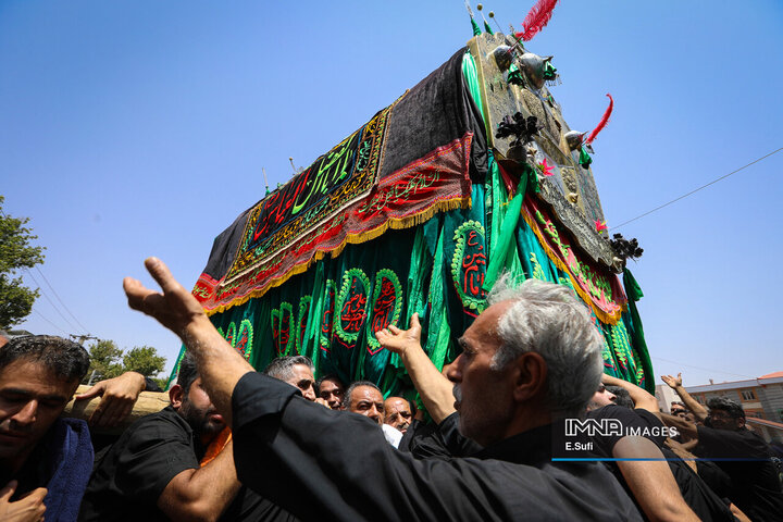 آئین نخل‌گردانی روز عاشورا در خمین