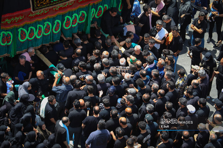 آئین نخل‌گردانی روز عاشورا در خمین