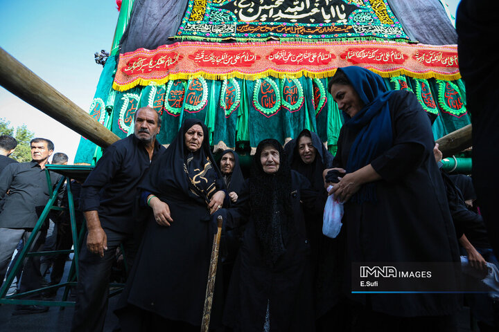 آئین نخل‌گردانی روز عاشورا در خمین