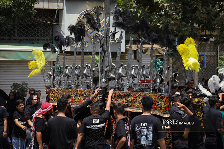 آئین نخل‌گردانی روز عاشورا در خمین