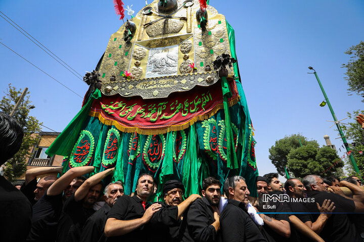 آئین نخل‌گردانی روز عاشورا در خمین