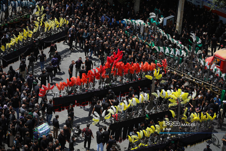 آئین نخل‌گردانی روز عاشورا در خمین