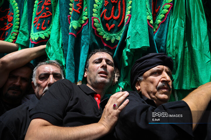 آئین نخل‌گردانی روز عاشورا در خمین