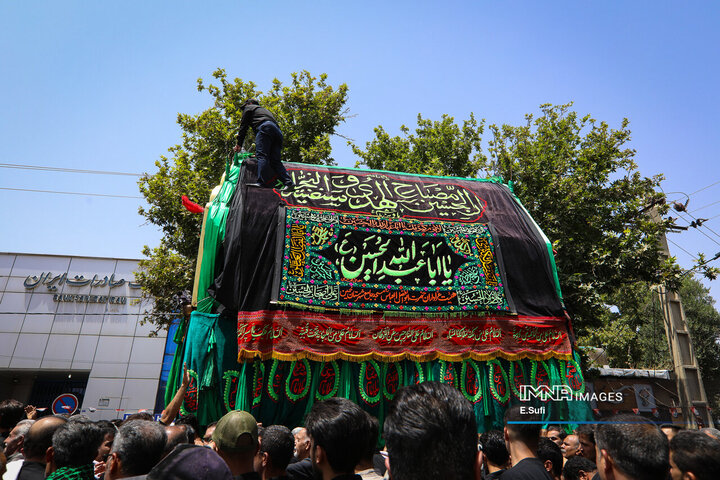 آئین نخل‌گردانی روز عاشورا در خمین