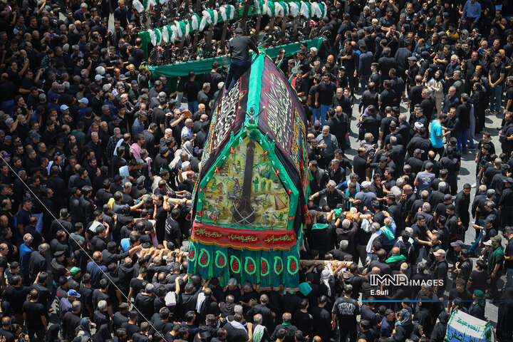 آئین نخل‌گردانی روز عاشورا در خمین