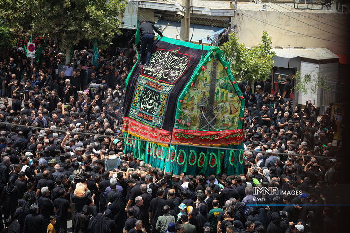 آئین نخل‌گردانی روز عاشورا در خمین