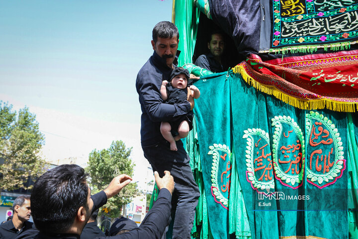 آئین نخل‌گردانی روز عاشورا در خمین