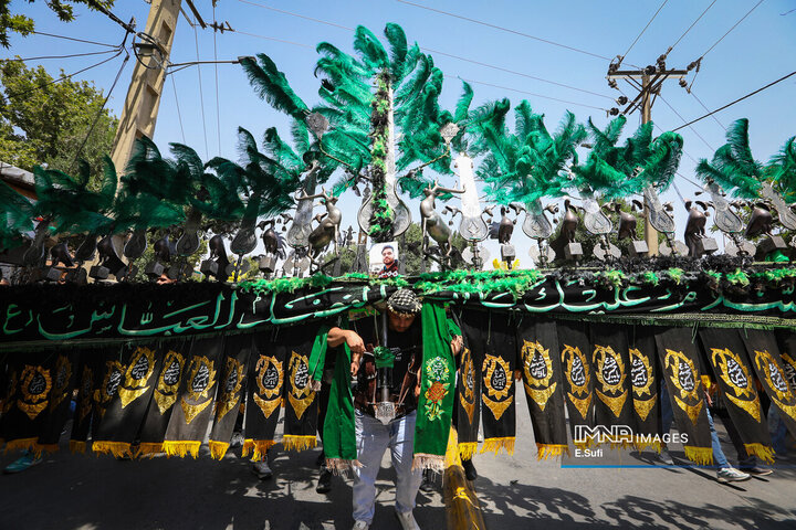 آئین نخل‌گردانی روز عاشورا در خمین