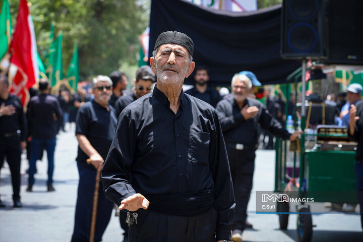 آئین نخل‌گردانی روز عاشورا در خمین