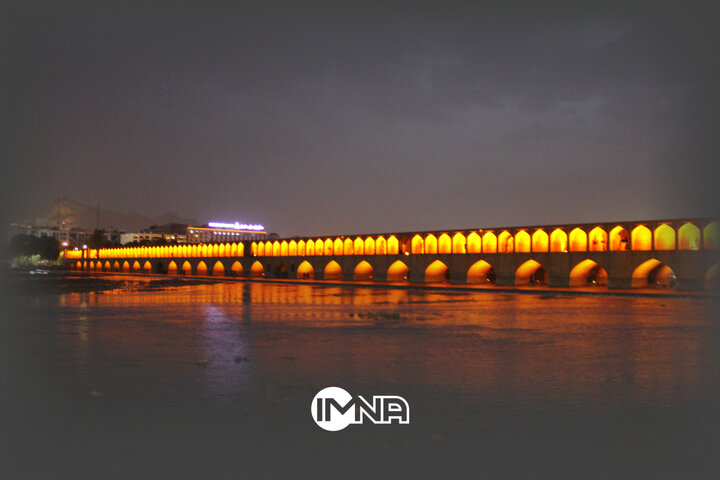 حال و هوای رودخانه زاینده‌رود