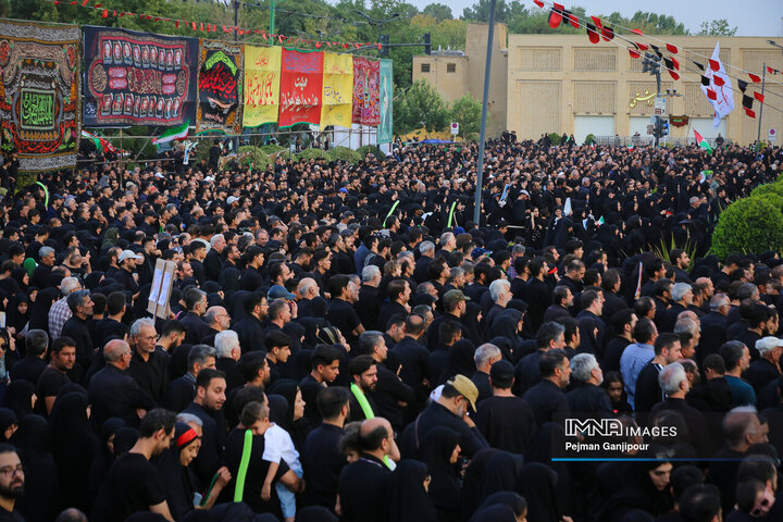 اجتماع عظیم «یوم‌الحسین(ع)» در اصفهان