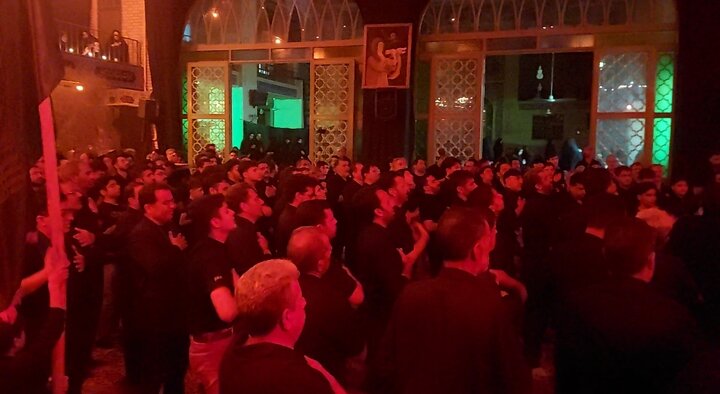 فیلم| شام غریبان حسینی در یزد؛ دارالعباده در سوگ شهدای دشت کربلا