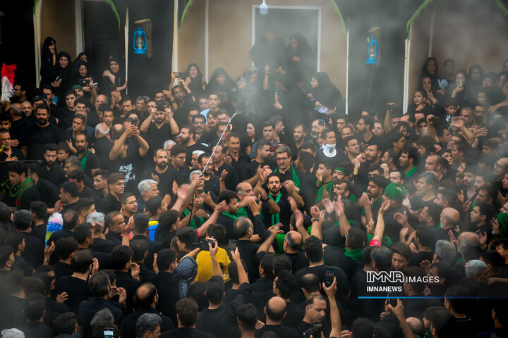 نخل گردانی روز عاشورا در یزد