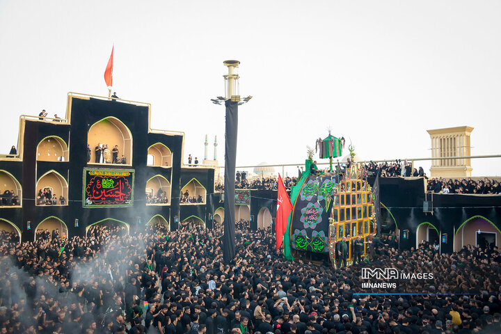 نخل گردانی روز عاشورا در یزد