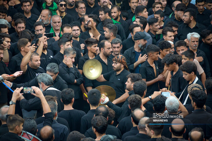 نخل گردانی روز عاشورا در یزد