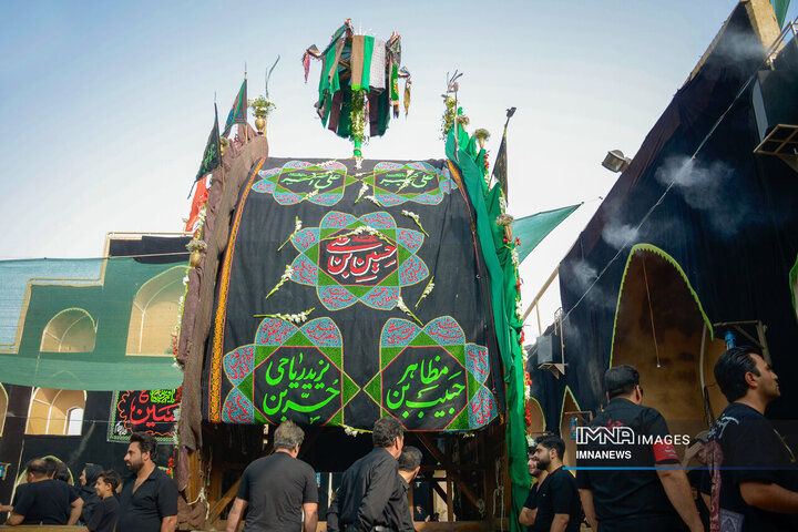 نخل گردانی روز عاشورا در یزد