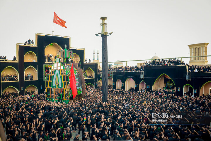 نخل گردانی روز عاشورا در یزد