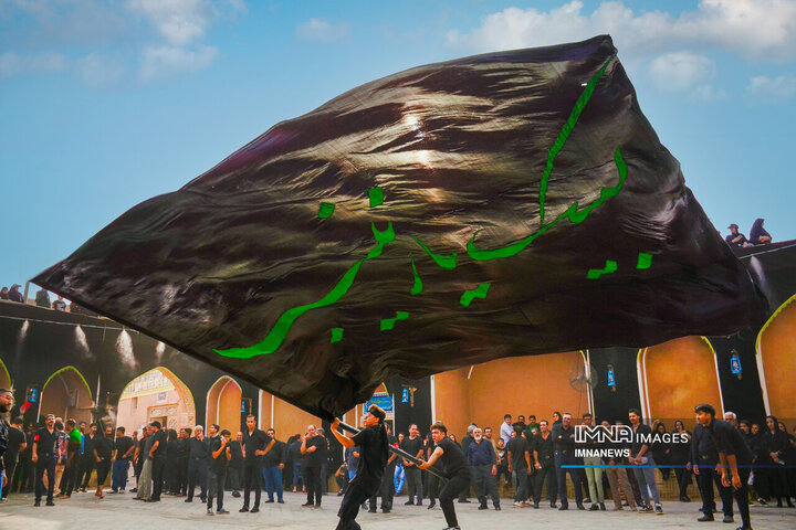 نخل گردانی روز عاشورا در یزد