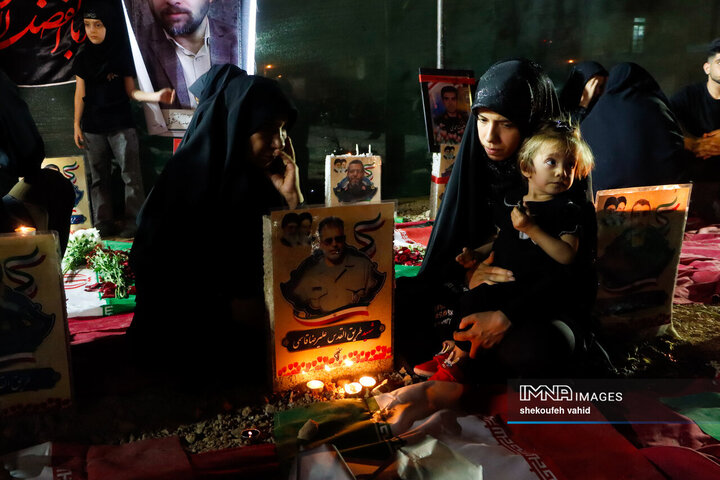 شام غریبان امام حسین(ع) در گلستان شهدای اصفهان