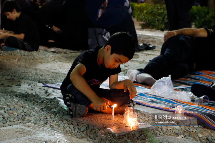 شام غریبان امام حسین(ع) در گلستان شهدای اصفهان