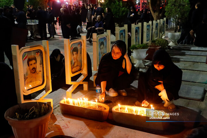 شام غریبان امام حسین(ع) در گلستان شهدای اصفهان