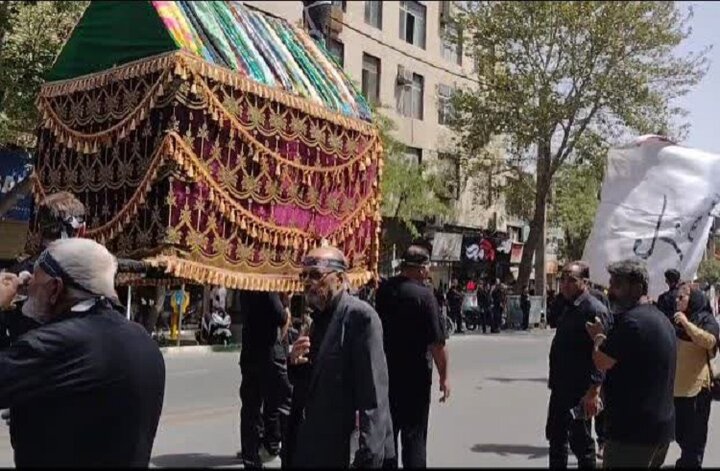 قافله نمادین اسرای کربلا در اراک به راه افتاد