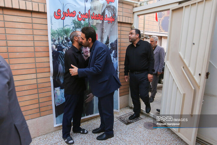 دیدار اعضای شورای شهر اصفهان با خانواده 3 شهید تجاوز رژیم صهیونیستی