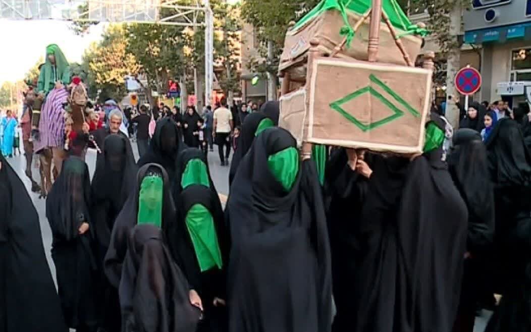 قافله نمادین اسرای کربلا در اراک به راه افتاد