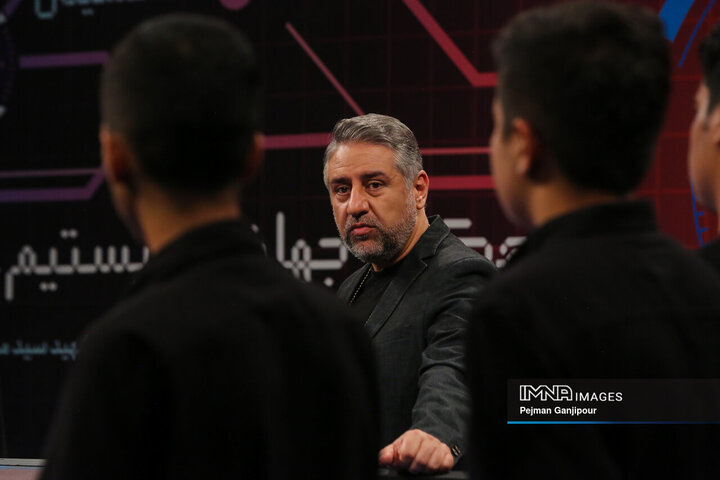 پشت صحنه برنامه تلویزیونی «آیین عشق‌بازی»