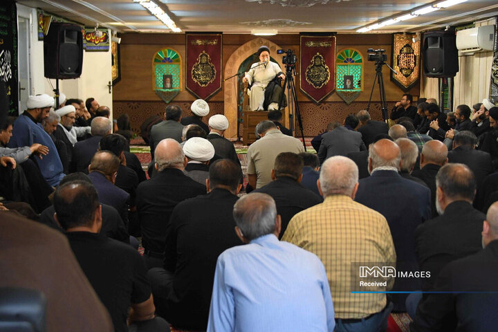 مراسم عزاداری دهه دوم محرم با حضور نماینده ولی فقیه در استان و امام جمعه اصفهان