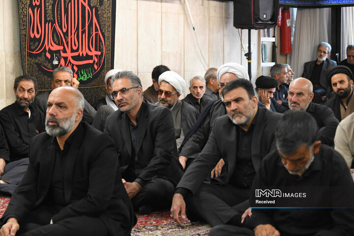 مراسم عزاداری دهه دوم محرم با حضور نماینده ولی فقیه در استان و امام جمعه اصفهان