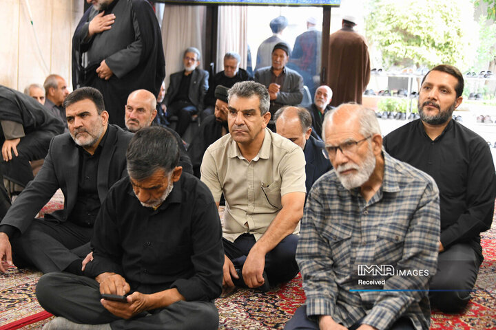 مراسم عزاداری دهه دوم محرم با حضور نماینده ولی فقیه در استان و امام جمعه اصفهان