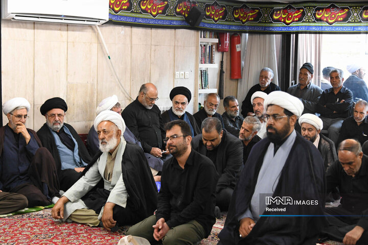 مراسم عزاداری دهه دوم محرم با حضور نماینده ولی فقیه در استان و امام جمعه اصفهان