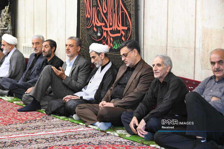 مراسم عزاداری دهه دوم محرم با حضور نماینده ولی فقیه در استان و امام جمعه اصفهان