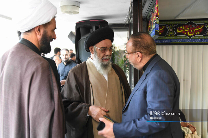مراسم عزاداری دهه دوم محرم با حضور نماینده ولی فقیه در استان و امام جمعه اصفهان