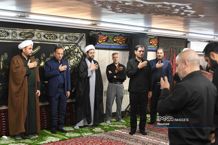 مراسم عزاداری دهه دوم محرم با حضور نماینده ولی فقیه در استان و امام جمعه اصفهان