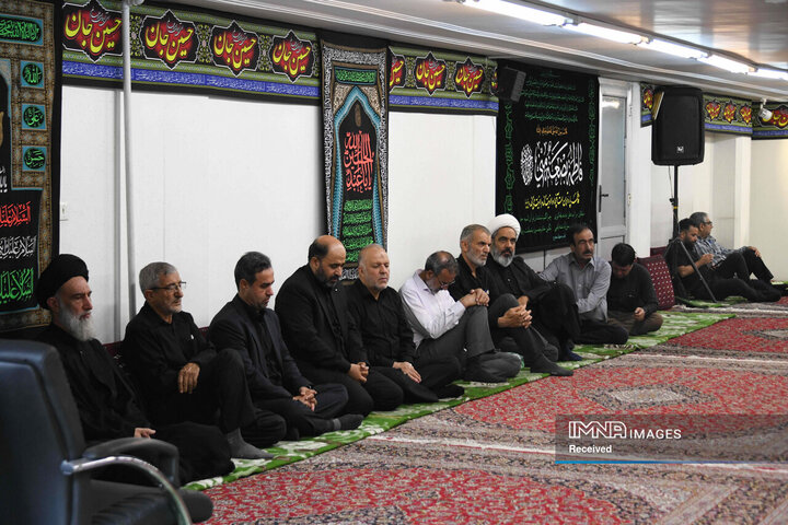 مراسم عزاداری دهه دوم محرم با حضور نماینده ولی فقیه در استان و امام جمعه اصفهان