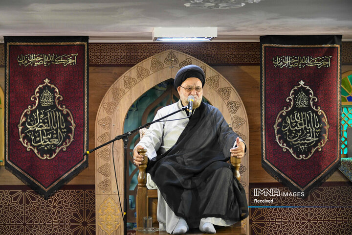 مراسم عزاداری دهه دوم محرم با حضور نماینده ولی فقیه در استان و امام جمعه اصفهان