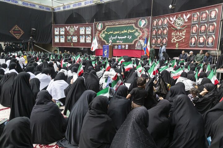 فیلم| اجتماع زینبیون یزد در حمایت از ولایت/ عزم زینبی بانوان یزدی را به میدان کشاند