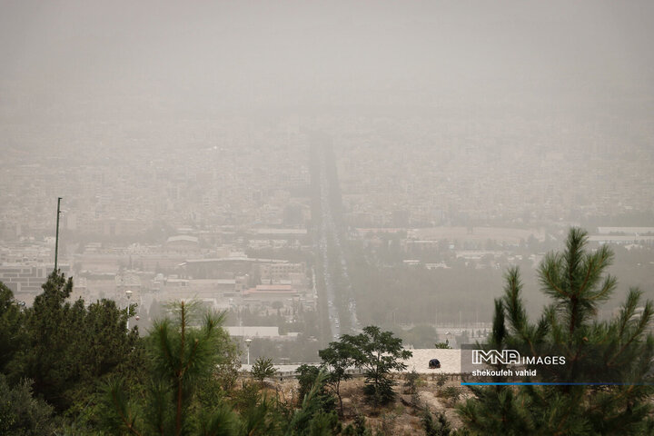هوای غبارآلود اصفهان