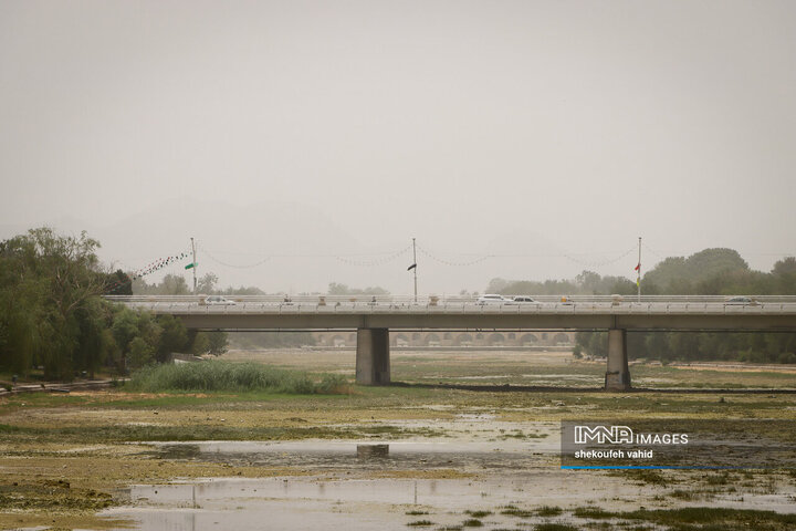 هوای غبارآلود اصفهان